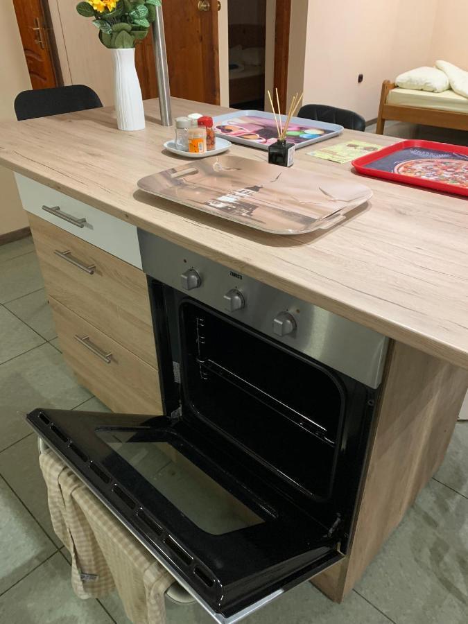 Deli Terasz B Apartman Free Parking, Self-Check-In Anytime Győr Exterior foto