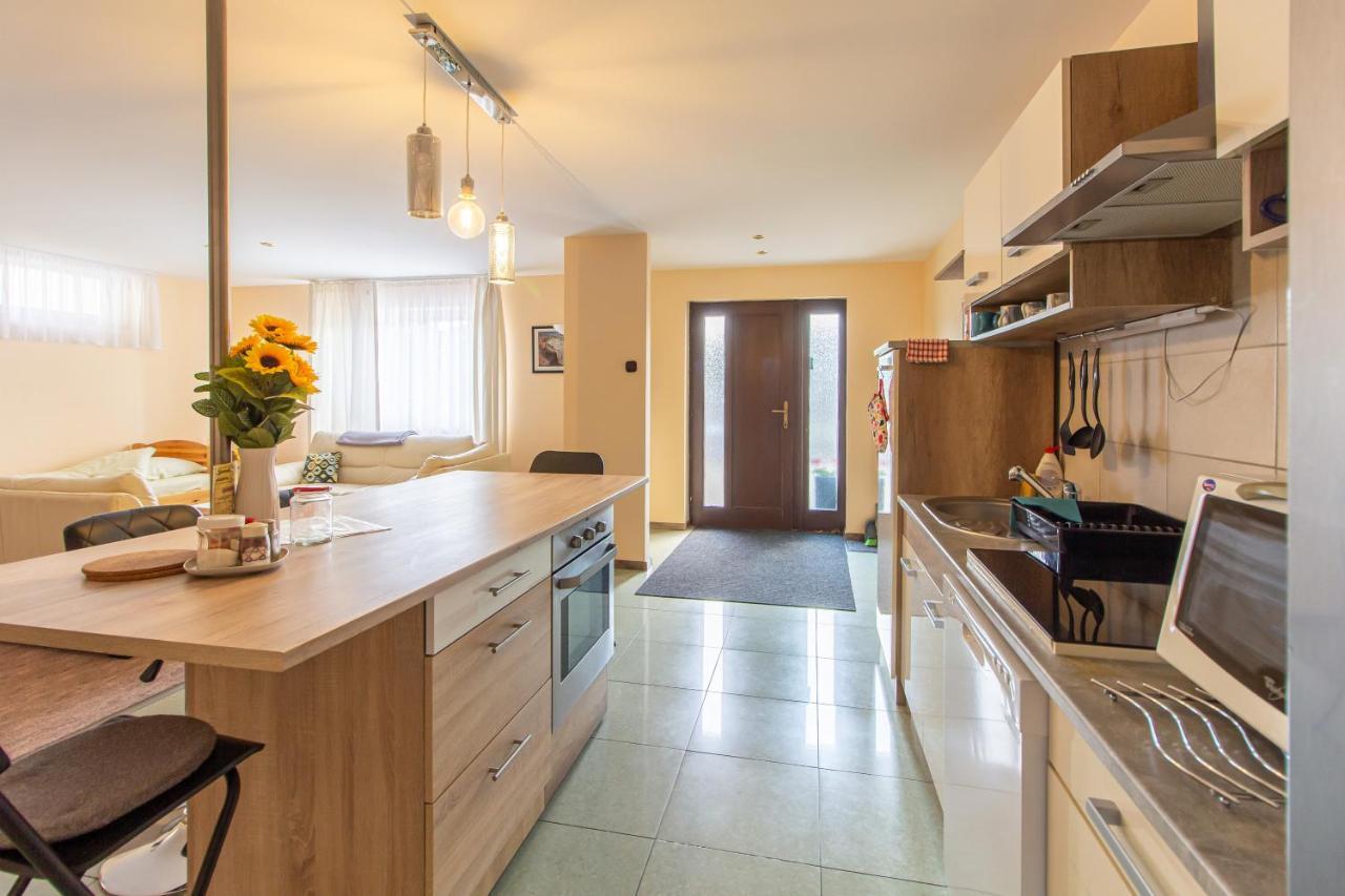 Deli Terasz B Apartman Free Parking, Self-Check-In Anytime Győr Exterior foto